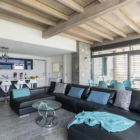 Nicolette - By Lovecomo 度假居