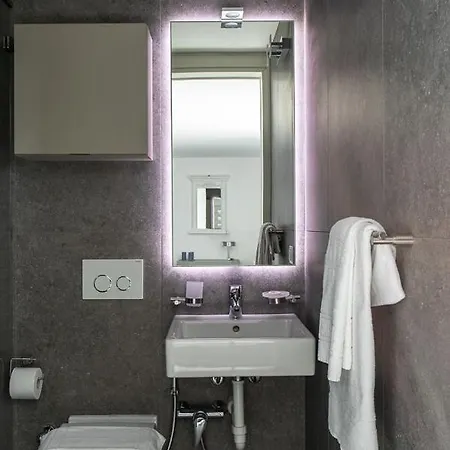 Nicolette - By Lovecomo 度假居 梅纳焦