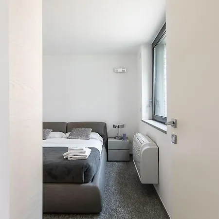 Nicolette - By Lovecomo