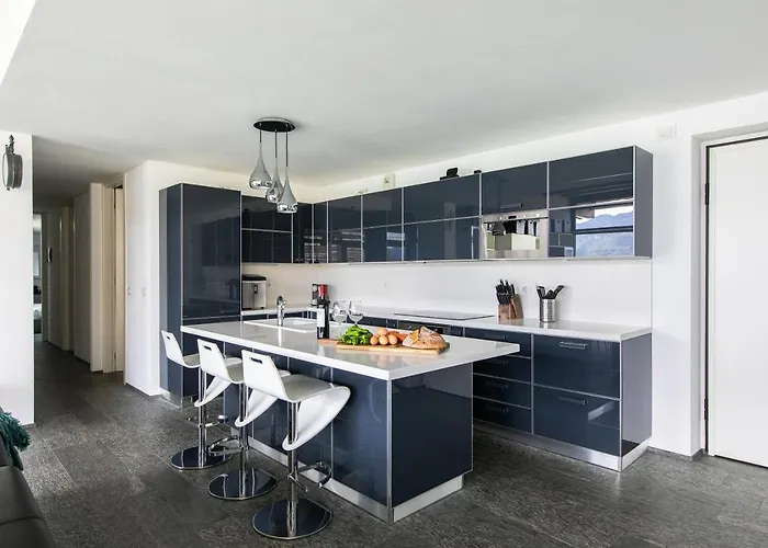 Nicolette - By Lovecomo