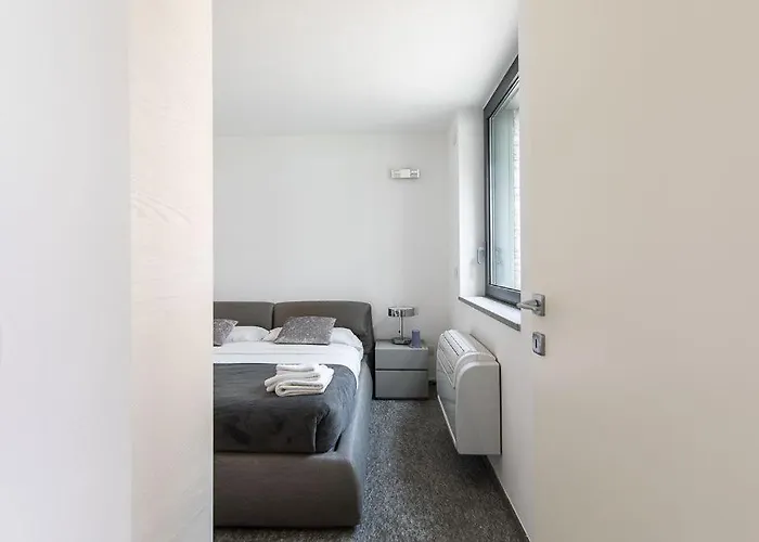 Nicolette - By Lovecomo