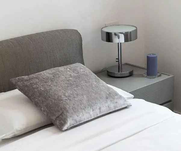 Nicolette - By Lovecomo * Menaggio